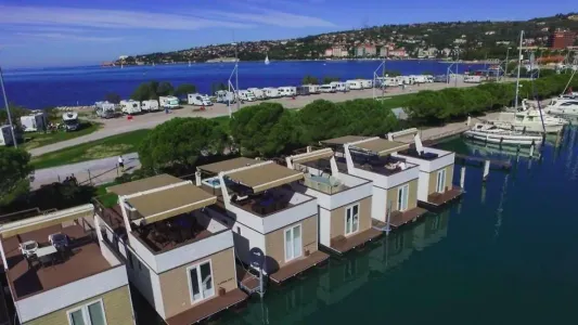 Kita Parduodama 6320 Portoroz  SI