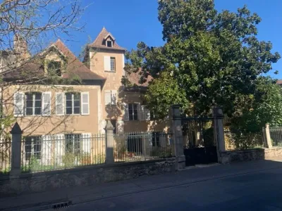 Dvaras Parduodama 46400 SAINT-CERE FR