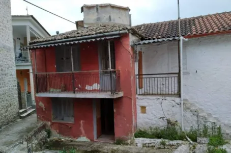 Namas Parduodama 46200 Paramithia GR